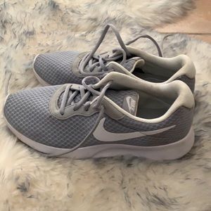 NEW Nike Tanjun Grey Shoe / 7, 7.5, 8, 8.5, 9, 9.5
